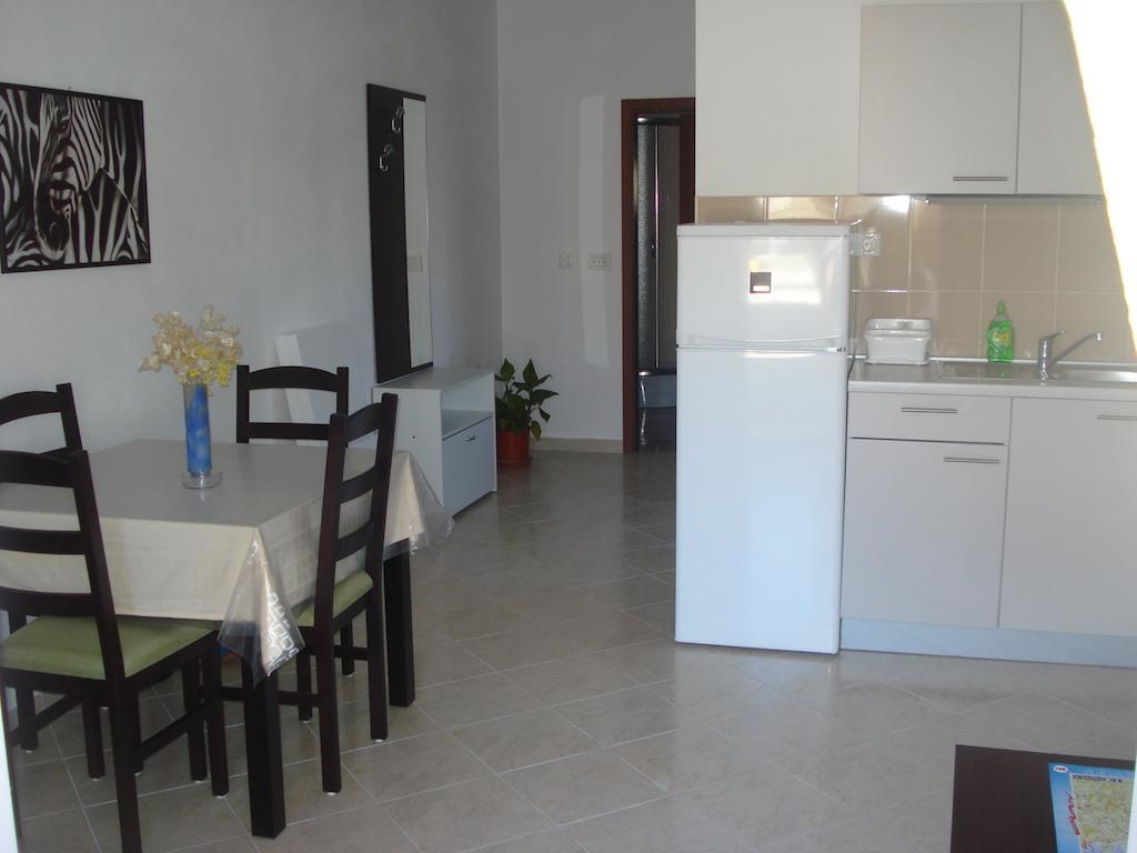 Apartments Dalmacija Рогозниця Номер фото